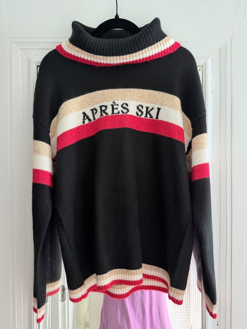 Après Ski Black Striped Women's Sweater